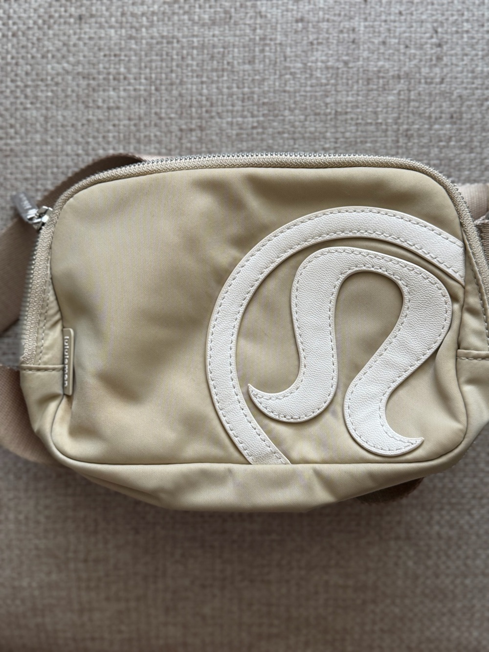 Lululemon Vintage Beige Crossbody Sling Bag Oversized Logo - Picture 2 of 7